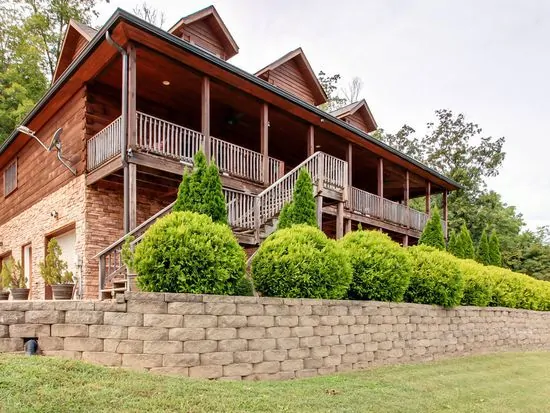 321 River Trace Rd. Dover TN - Luxury waterfront homes for sale, log homes for sale in Dover TN